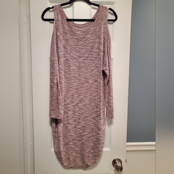 Express cold shoulder sweater - Picture 7 of 8